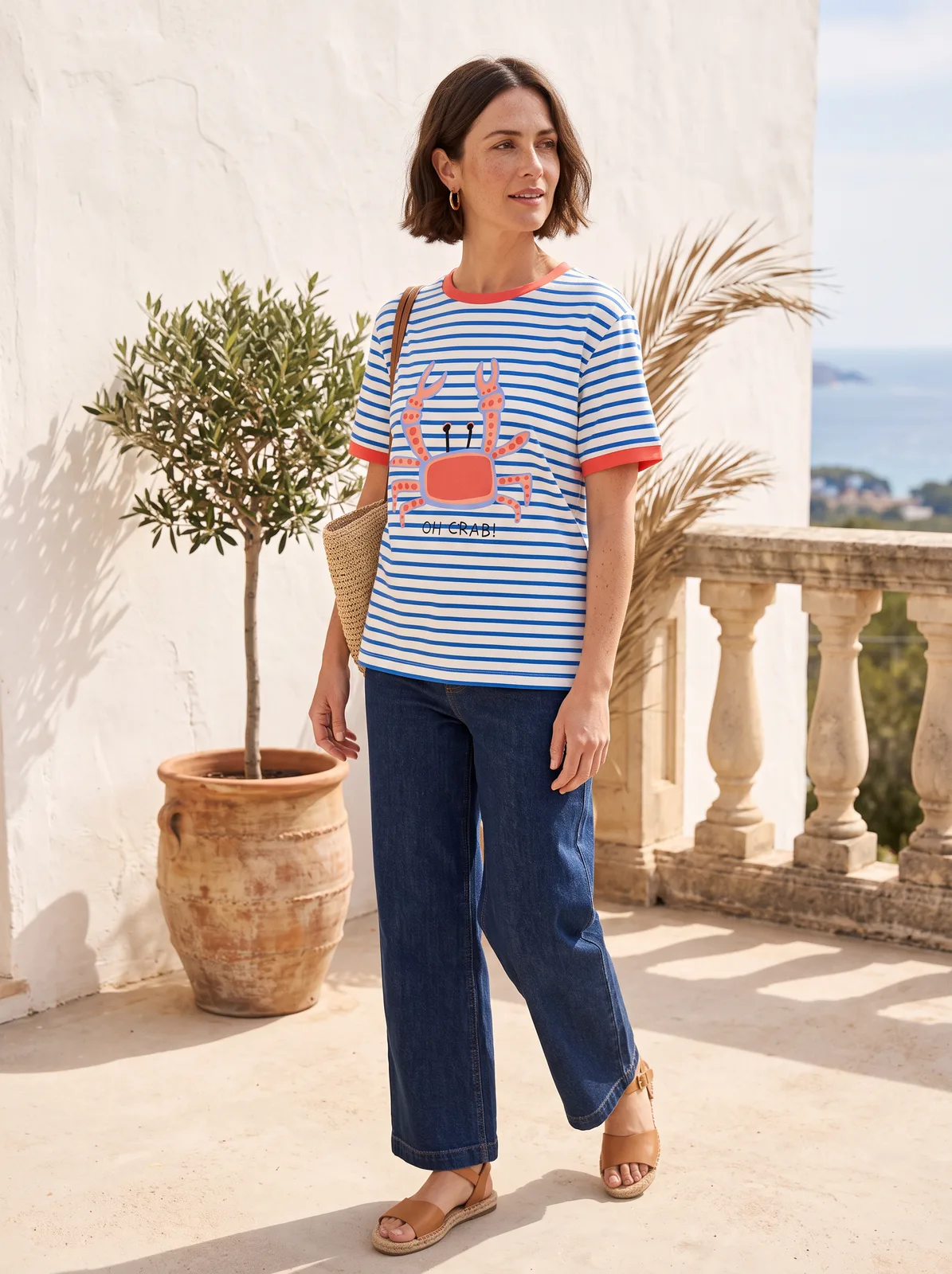 Remera CRAB en modelo