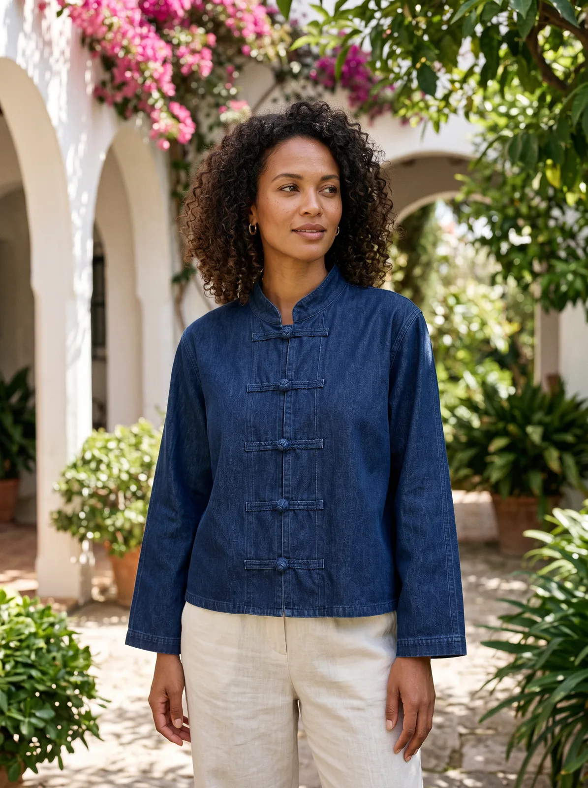 Camisa Napoleón en modelo